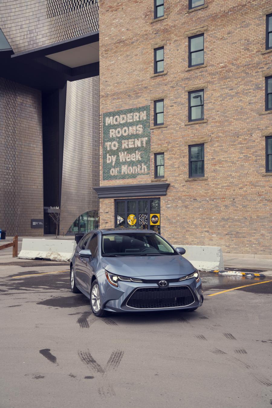 Toyota Corolla XLE Sedan 2019 года  (NA) (фото 36 из 40)